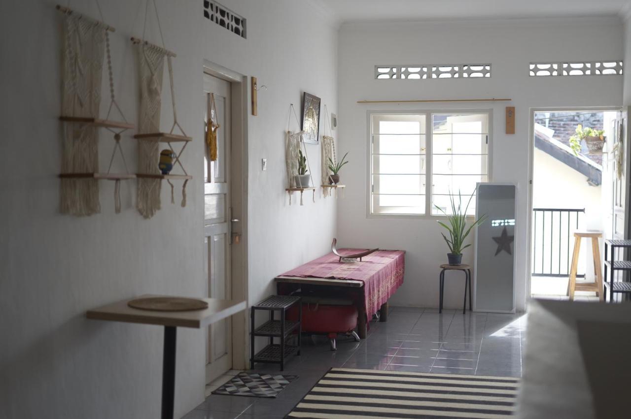 יוגיאקרטה Oke Baik Hostel מראה חיצוני תמונה