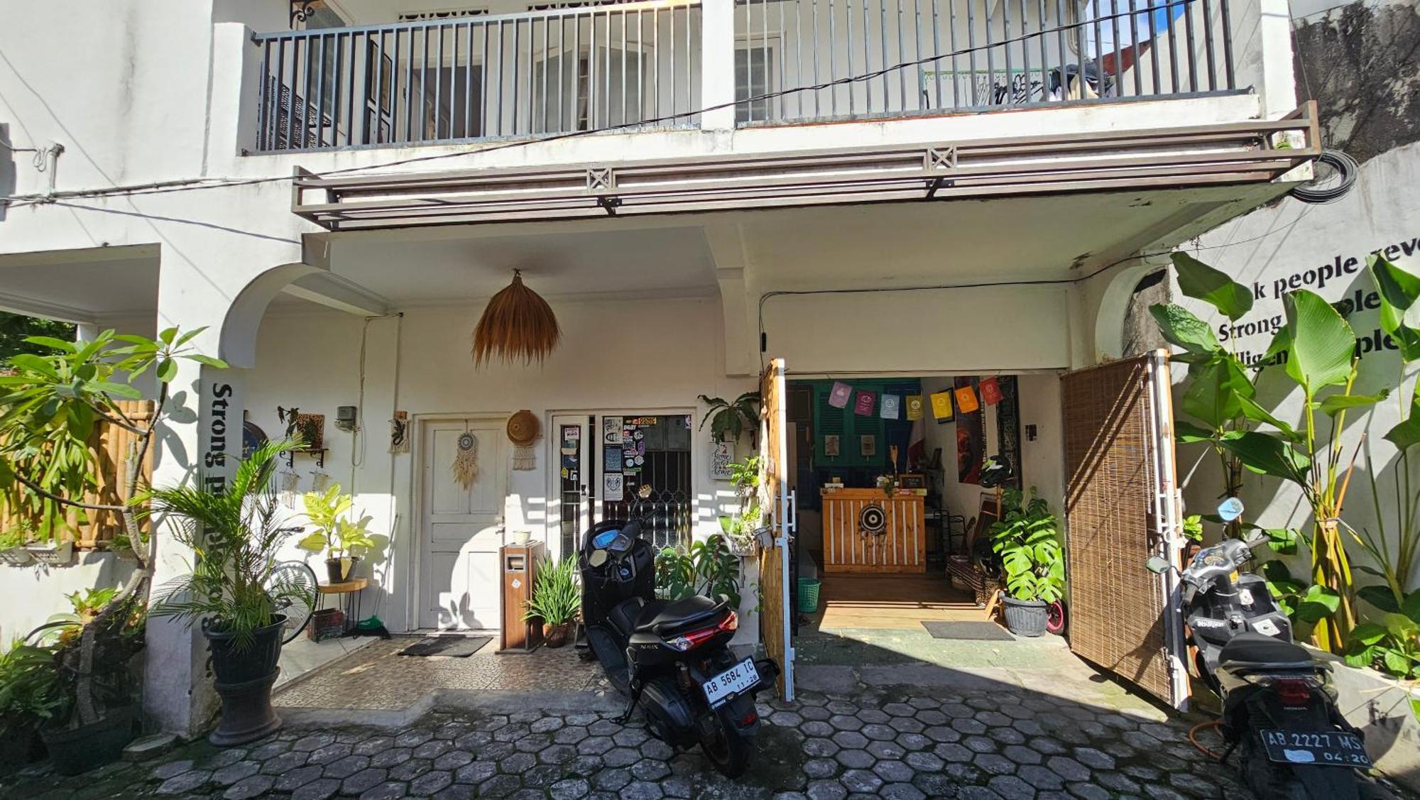 יוגיאקרטה Oke Baik Hostel מראה חיצוני תמונה