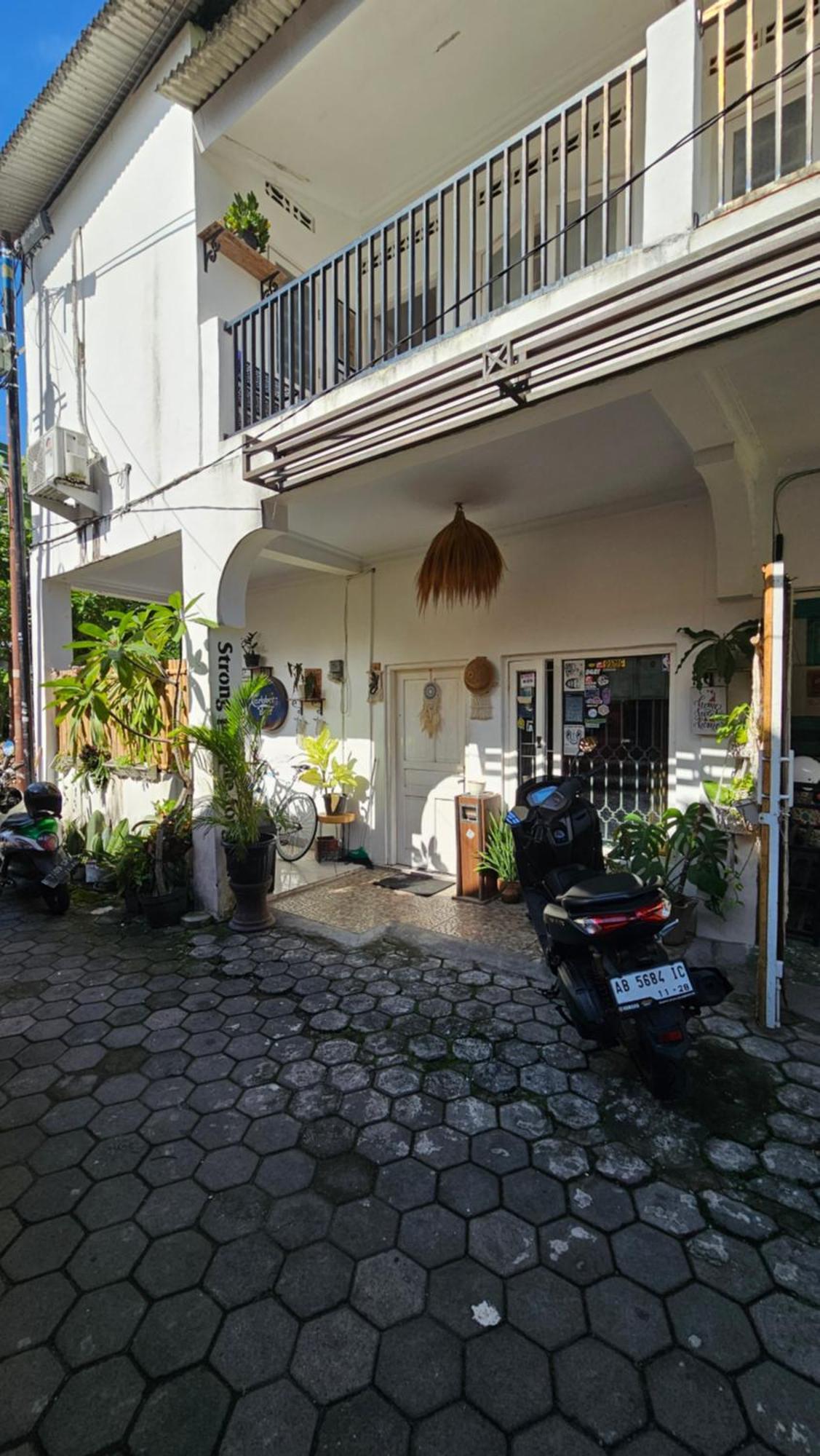 יוגיאקרטה Oke Baik Hostel מראה חיצוני תמונה