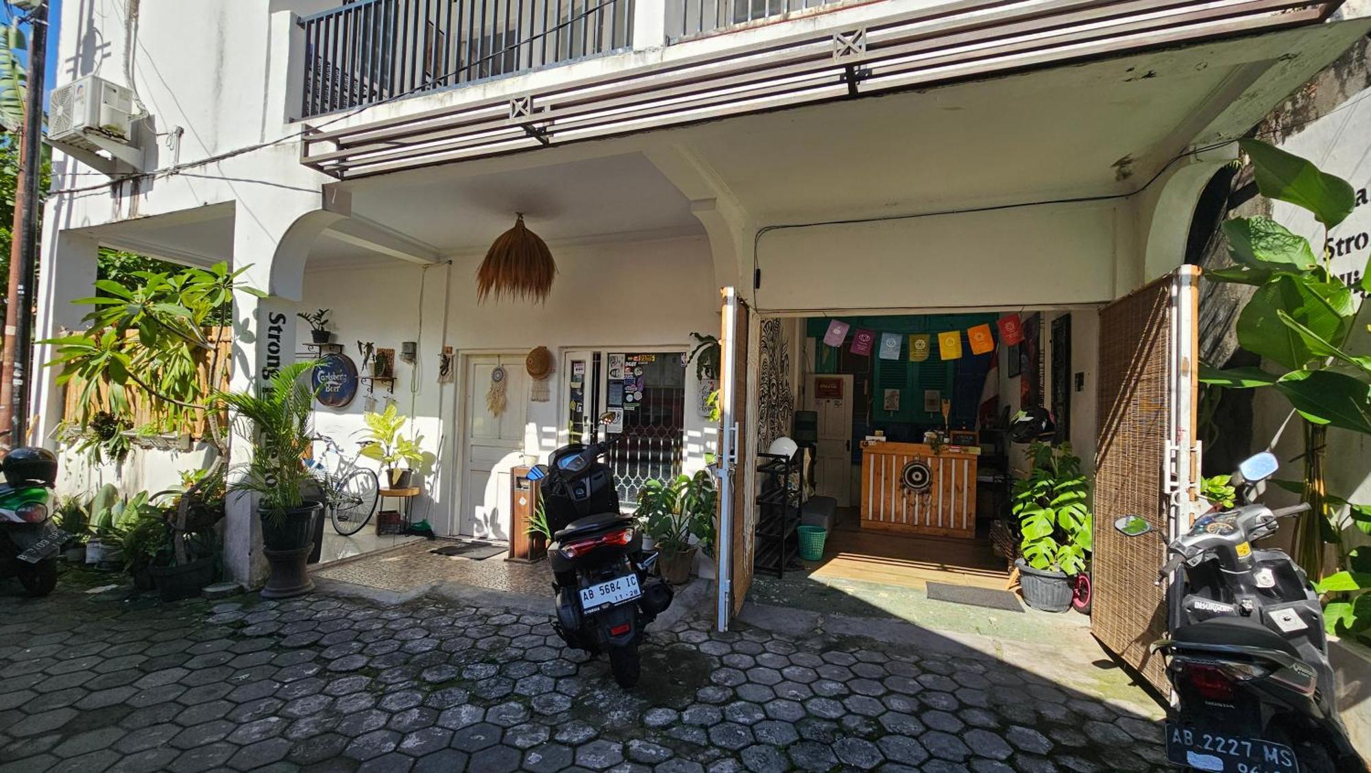יוגיאקרטה Oke Baik Hostel מראה חיצוני תמונה