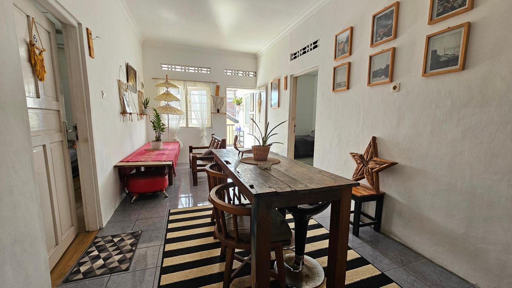 יוגיאקרטה Oke Baik Hostel מראה חיצוני תמונה