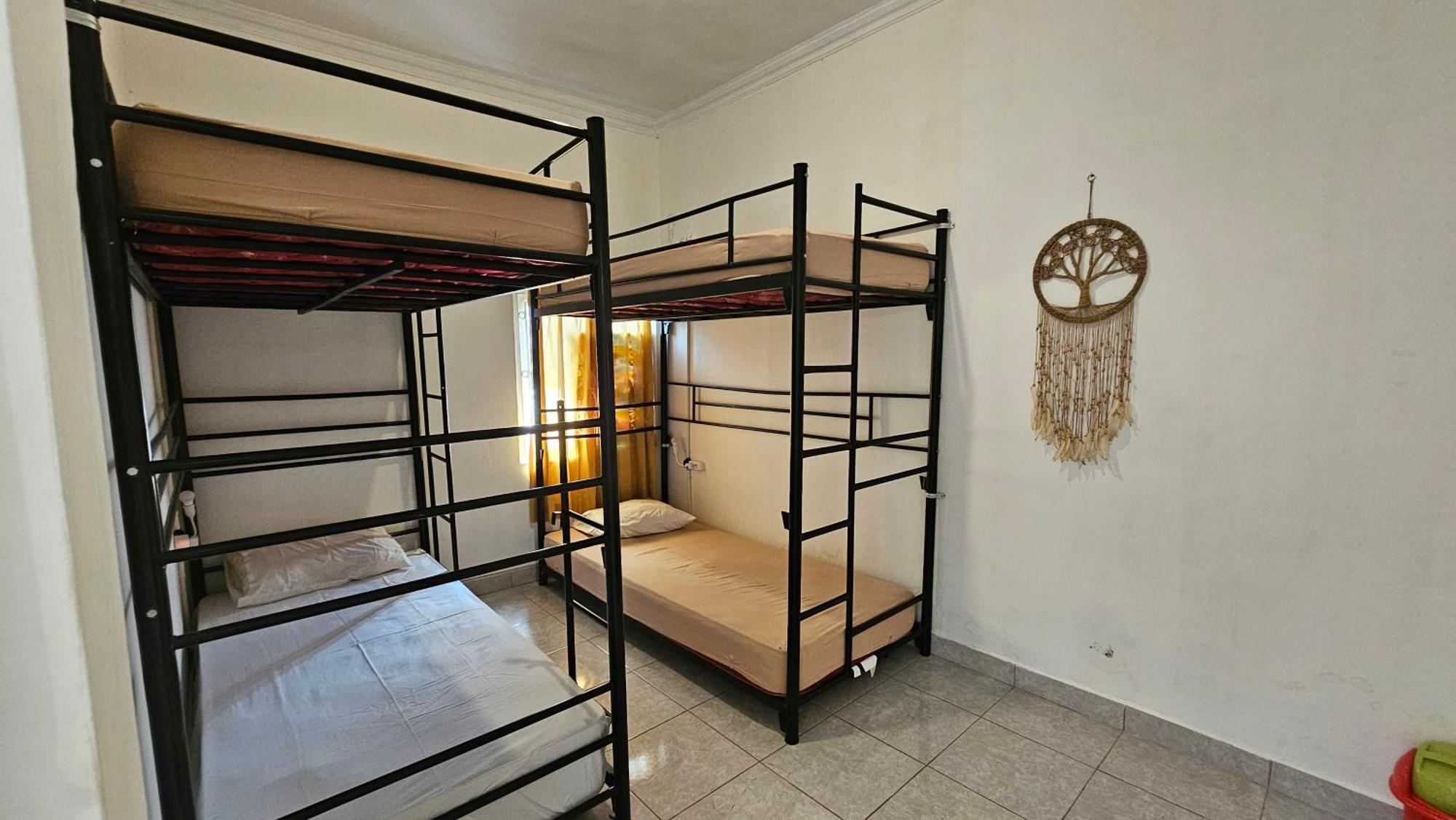 יוגיאקרטה Oke Baik Hostel מראה חיצוני תמונה