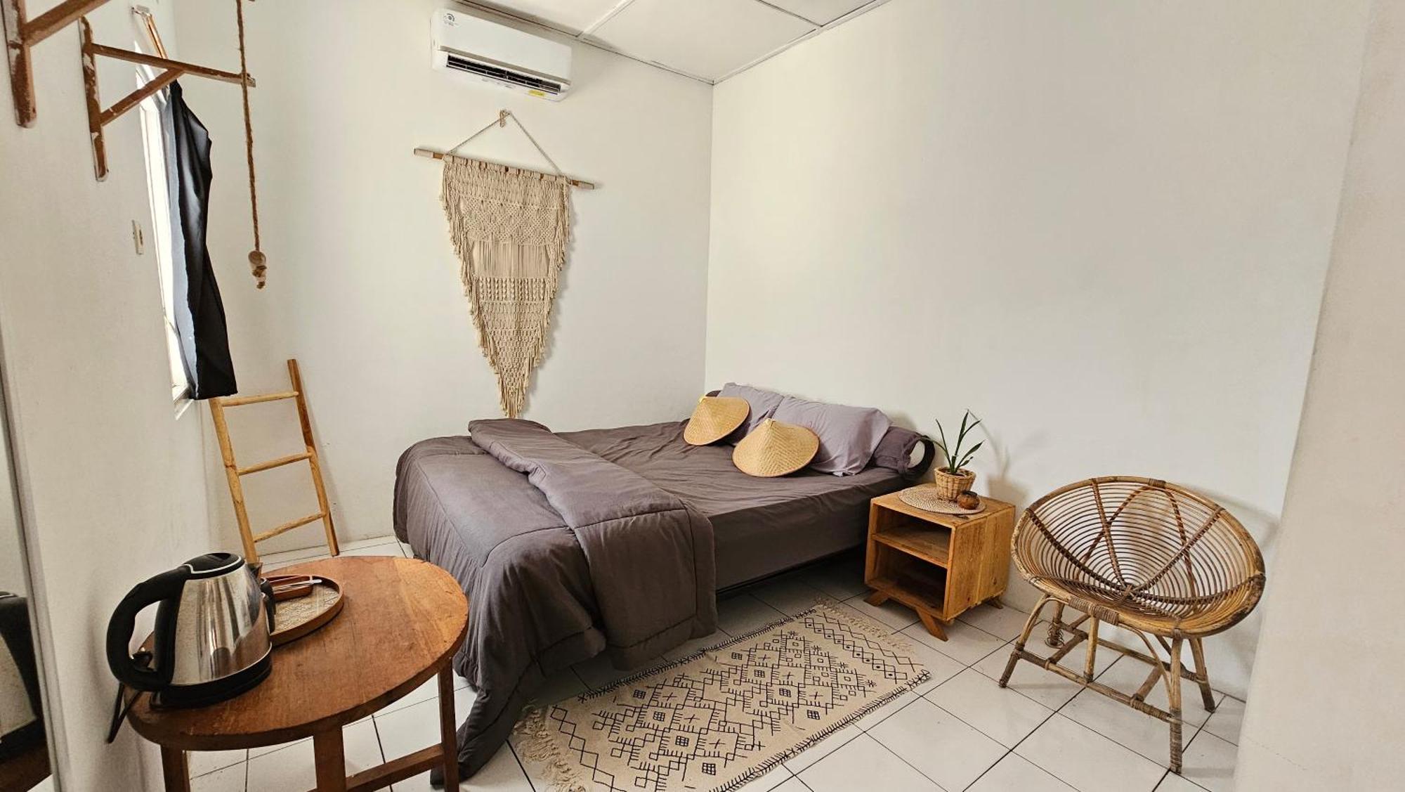 יוגיאקרטה Oke Baik Hostel מראה חיצוני תמונה