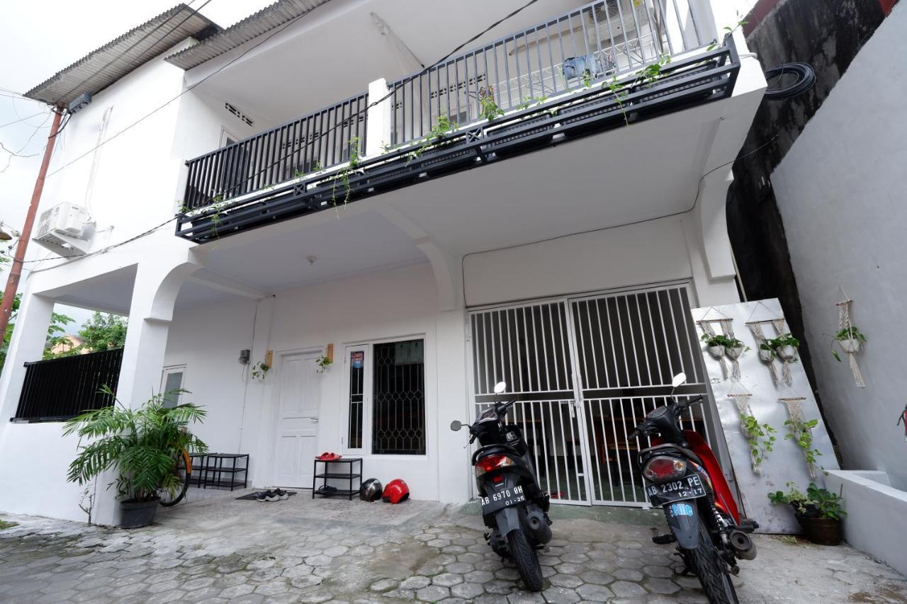 יוגיאקרטה Oke Baik Hostel מראה חיצוני תמונה